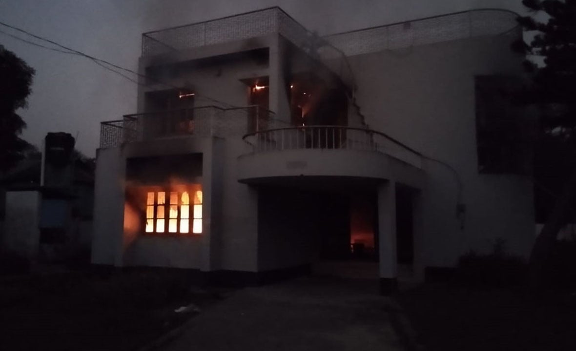 অভিনেত্রী শাওন ও মির্জা আজমের বাসায় অগ্নিসংযোগ