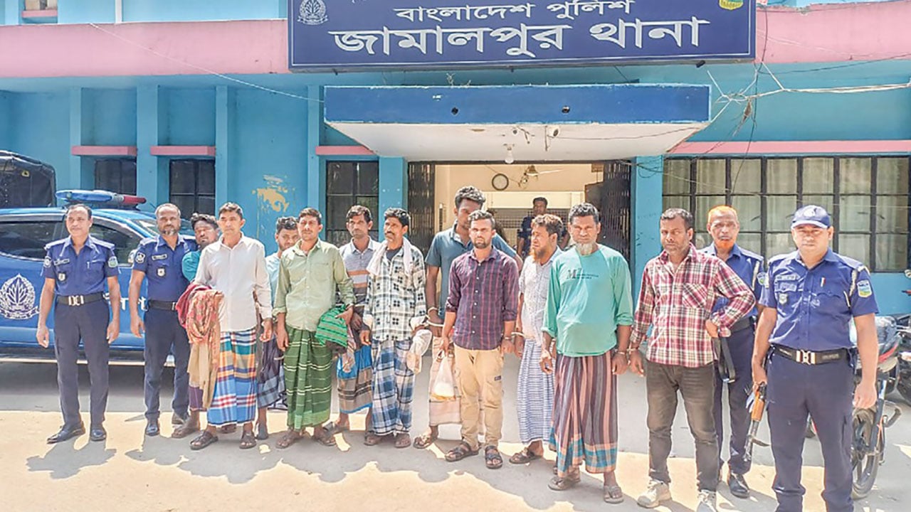 বেড়েছে জ্বালানি তেল মজুতের ঘটনা, ধরা পড়ছে মজুতদাররা