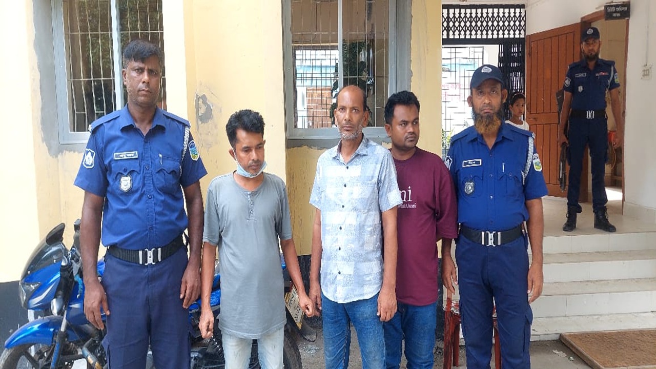 মাদারগঞ্জে দোকান দখলের অভিযোগ, তিন যুবদল নেতা গ্রেপ্তার