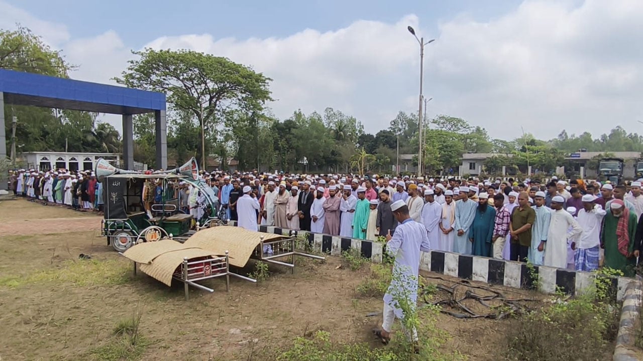 দেওয়ানগঞ্জে ভাসমান সেতু ধসে নিহত ৫ শিশুর দাফন সম্পন্ন