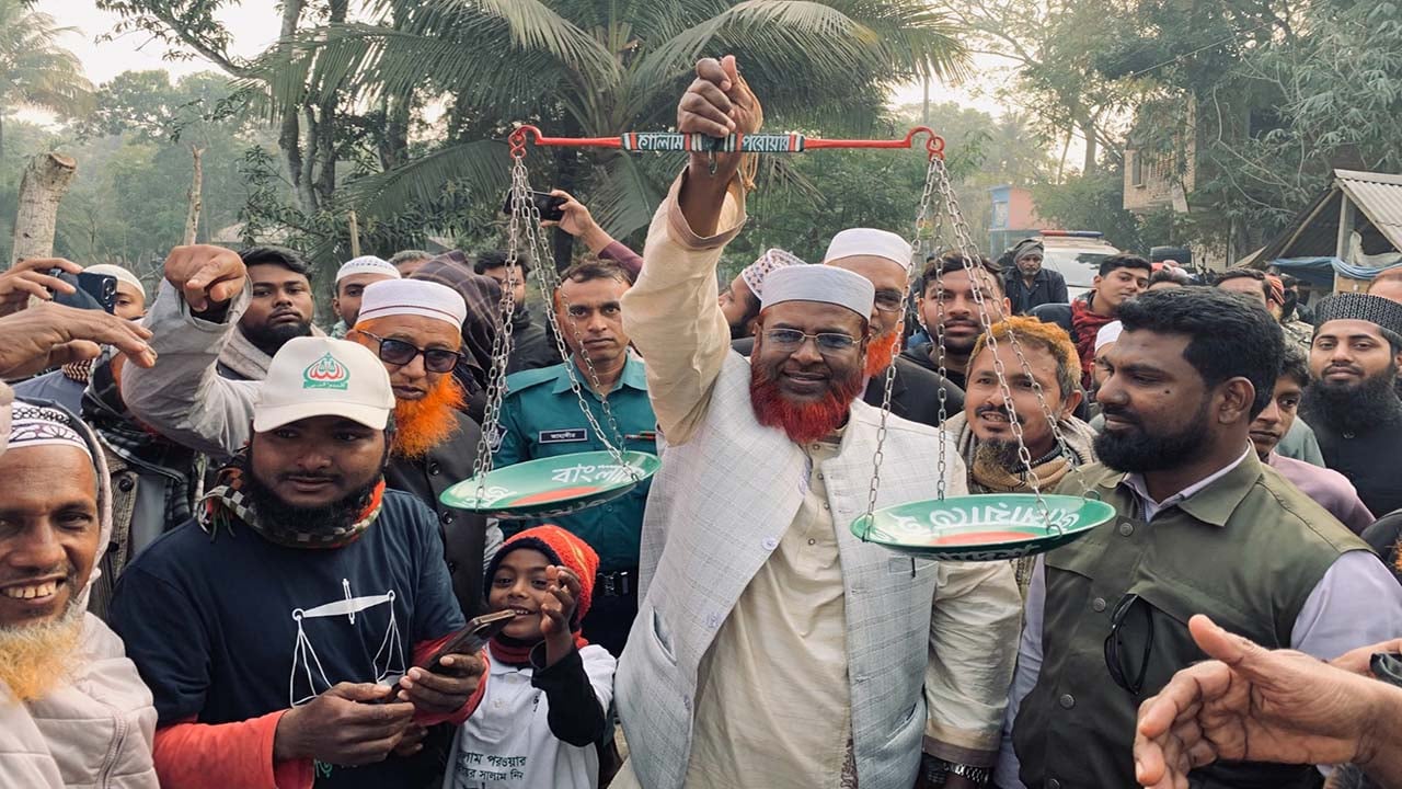 বিভিন্ন আসনে প্রচারে ব্যস্ত জামায়াতের প্রার্থীরা