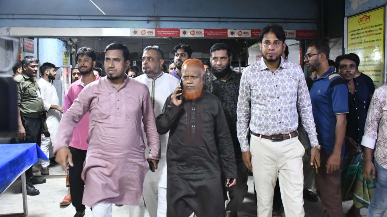 নুরকে দেখতে হাসপাতালে জামায়াত নেতৃবৃন্দ