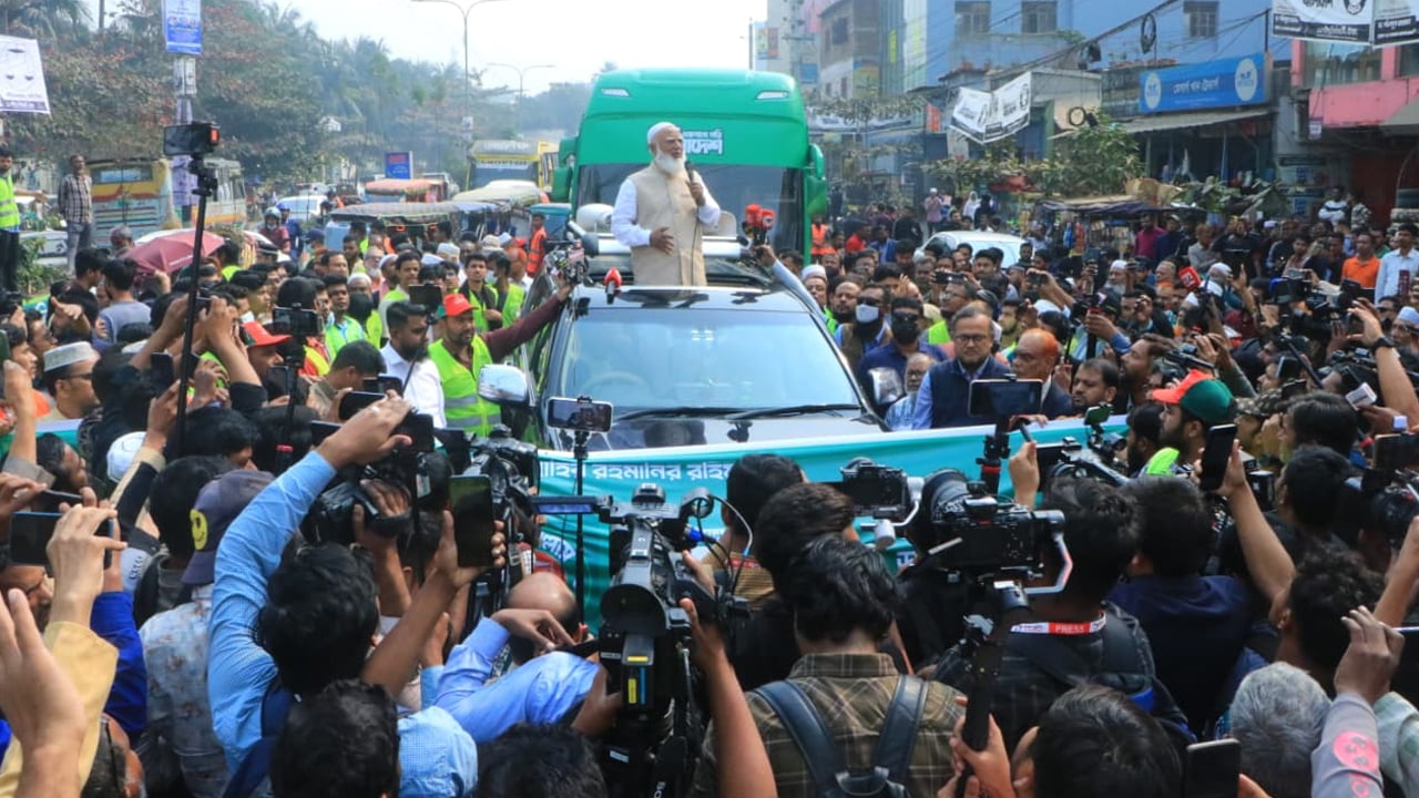 জামায়াতের নির্বাচনি প্রচারণায় যুক্ত হলো মাল্টিমিডিয়া বাস