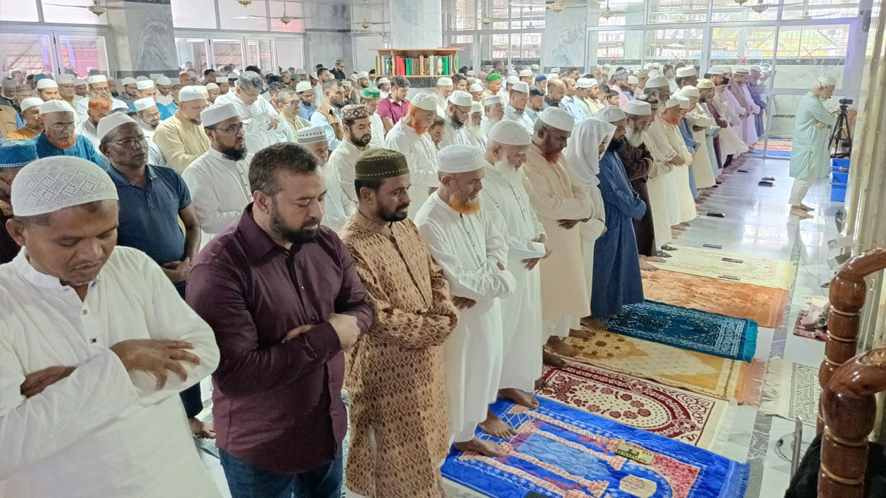 জামায়াত আমিরের শাশুড়ির জানাজা ও দাফন সম্পন্ন