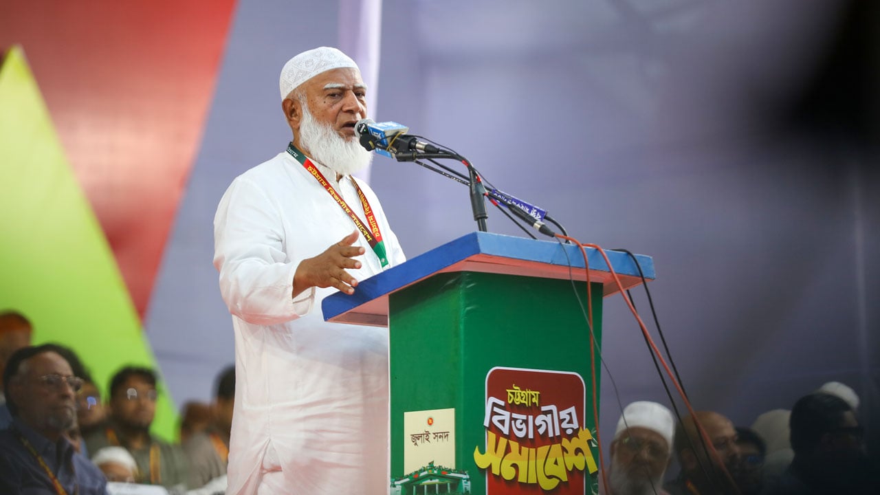 ব্যাংক ডাকাতের গাড়িতে চড়ে সংসদে যাওয়া সরকার জনগণের নয়