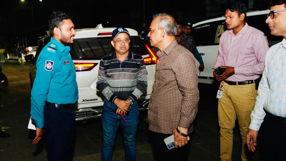 আইনশৃঙ্খলা বাহিনীকে সতর্ক থাকার নির্দেশ স্বরাষ্ট্র উপদেষ্টার