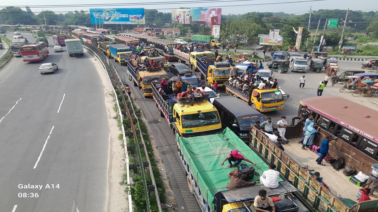 ঢাকা-টাঙ্গাইল মহাসড়কে ২৫ কিলোমিটার যানজট, যাত্রীভোগান্তি চরমে