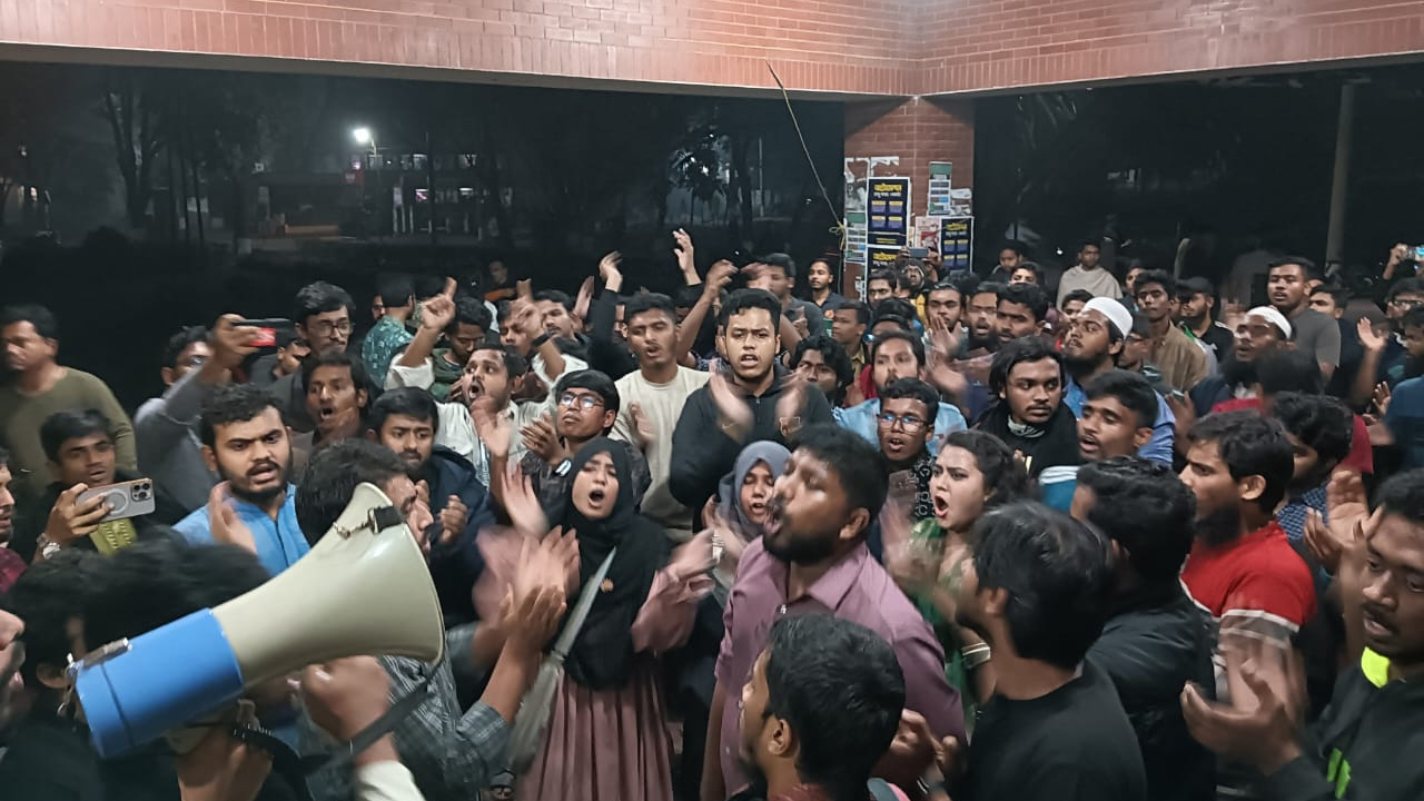জাকসু নির্বাচনের তফসিলকে কেন্দ্র করে পাল্টাপাল্টি কর্মসূচি