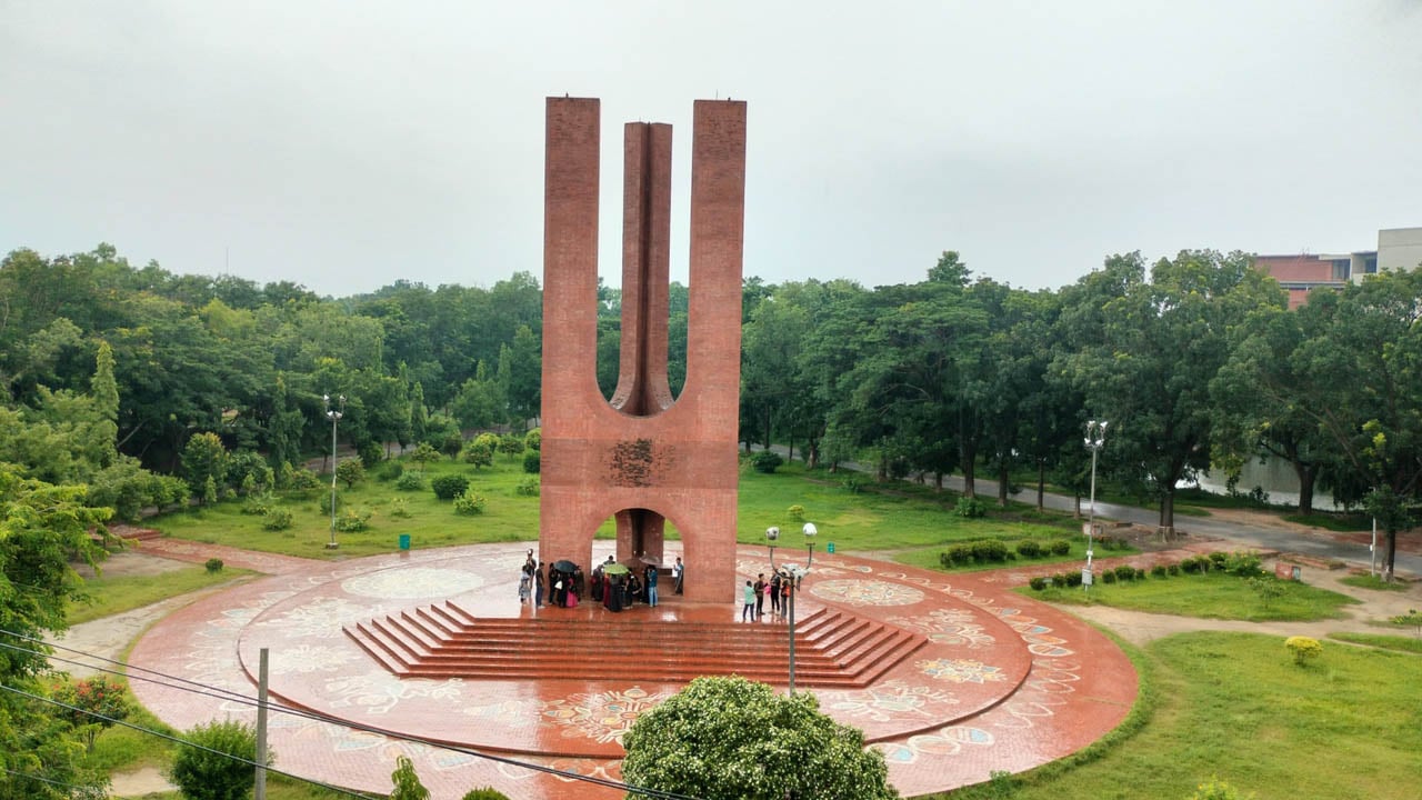 বদর দিবস উপলক্ষে জাবি শিবিরের কুইজ প্রতিযোগিতার আয়োজন