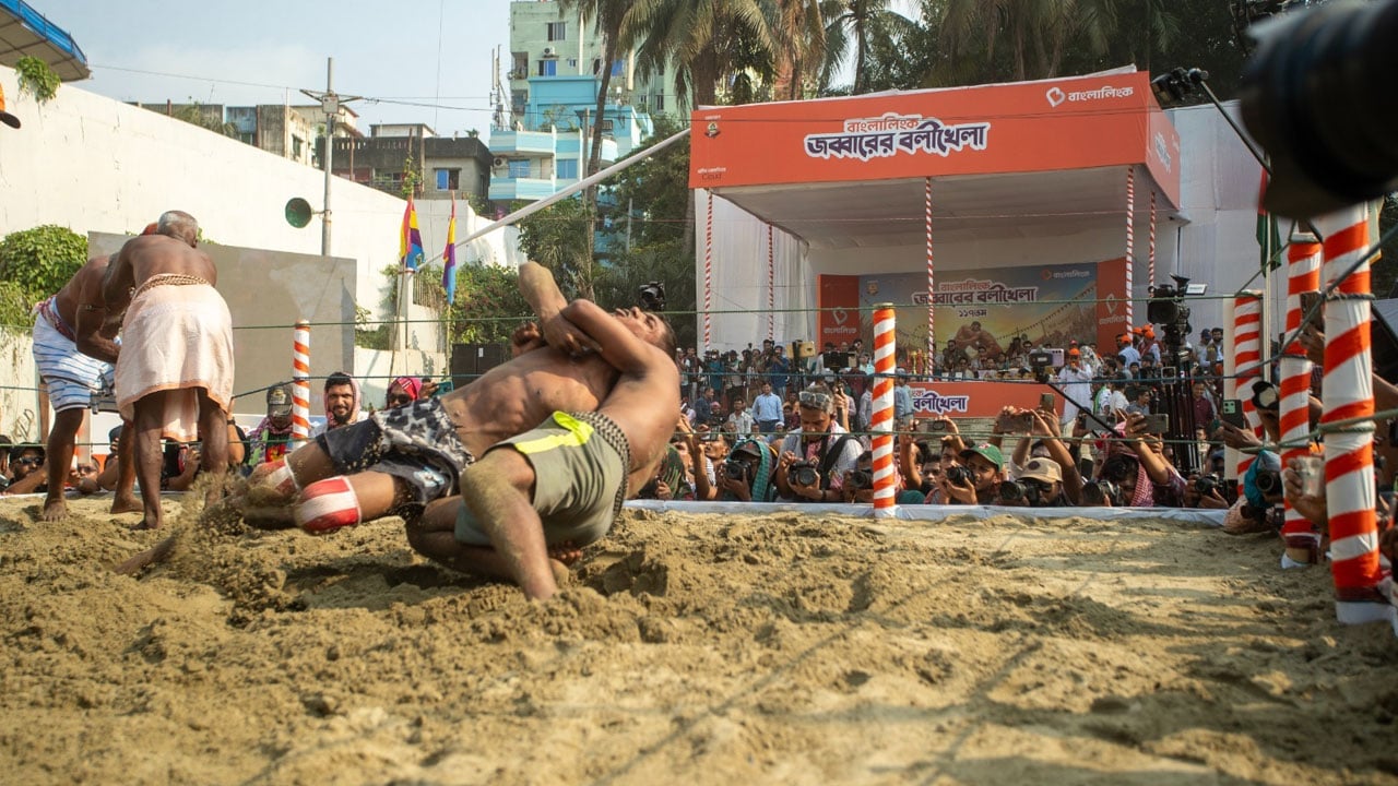 বাংলালিংকের পৃষ্ঠপোষকতায় শেষ হলো চট্টগ্রামের ঐতিহ্যবাহী জব্বারের বলীখেলা