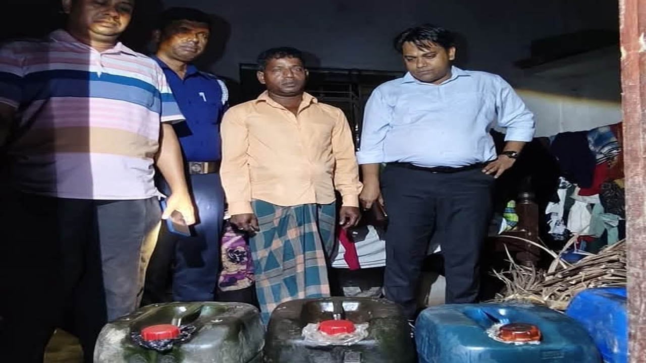 রায়পুরে জ্বালানি তেল মজুত, ২০ হাজার টাকা জরিমানা