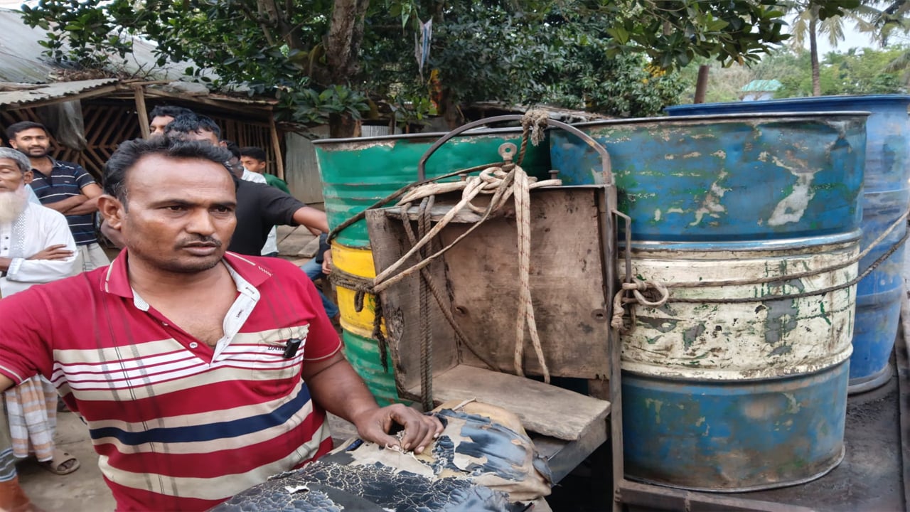 চাটমোহরে ২ হাজার ৫শ’লিটার জ্বালানি তেল জব্দ