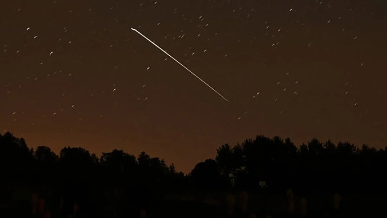 দেশের আকাশে দেখা যাবে লাইরিড উল্কাপাত