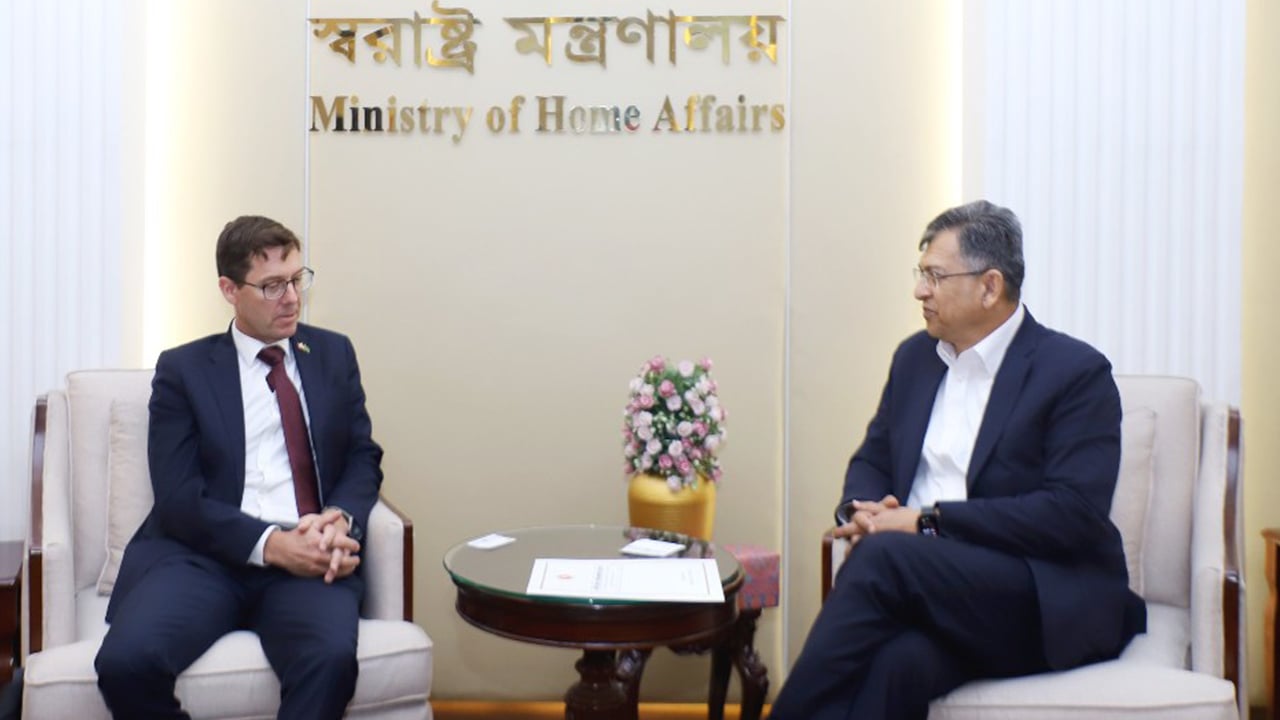 স্বরাষ্ট্রমন্ত্রীর সঙ্গে নরওয়ের রাষ্ট্রদূতের সাক্ষাৎ