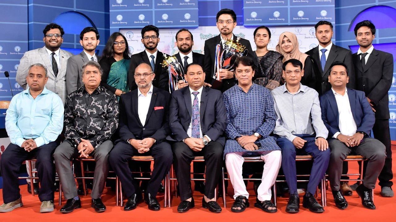 সরকার টাকা ছাপাচ্ছে, এটি গালগল্প: অর্থ উপদেষ্টা