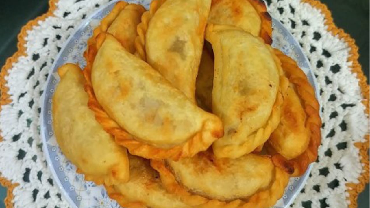 মাংসের পিঠা-পুলি