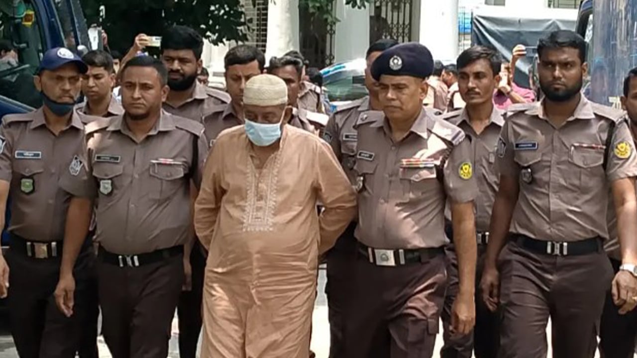 বেরোবির  সাবেক ভিসি হাসিবুরকে ট্রাইব্যুনালে হাজির