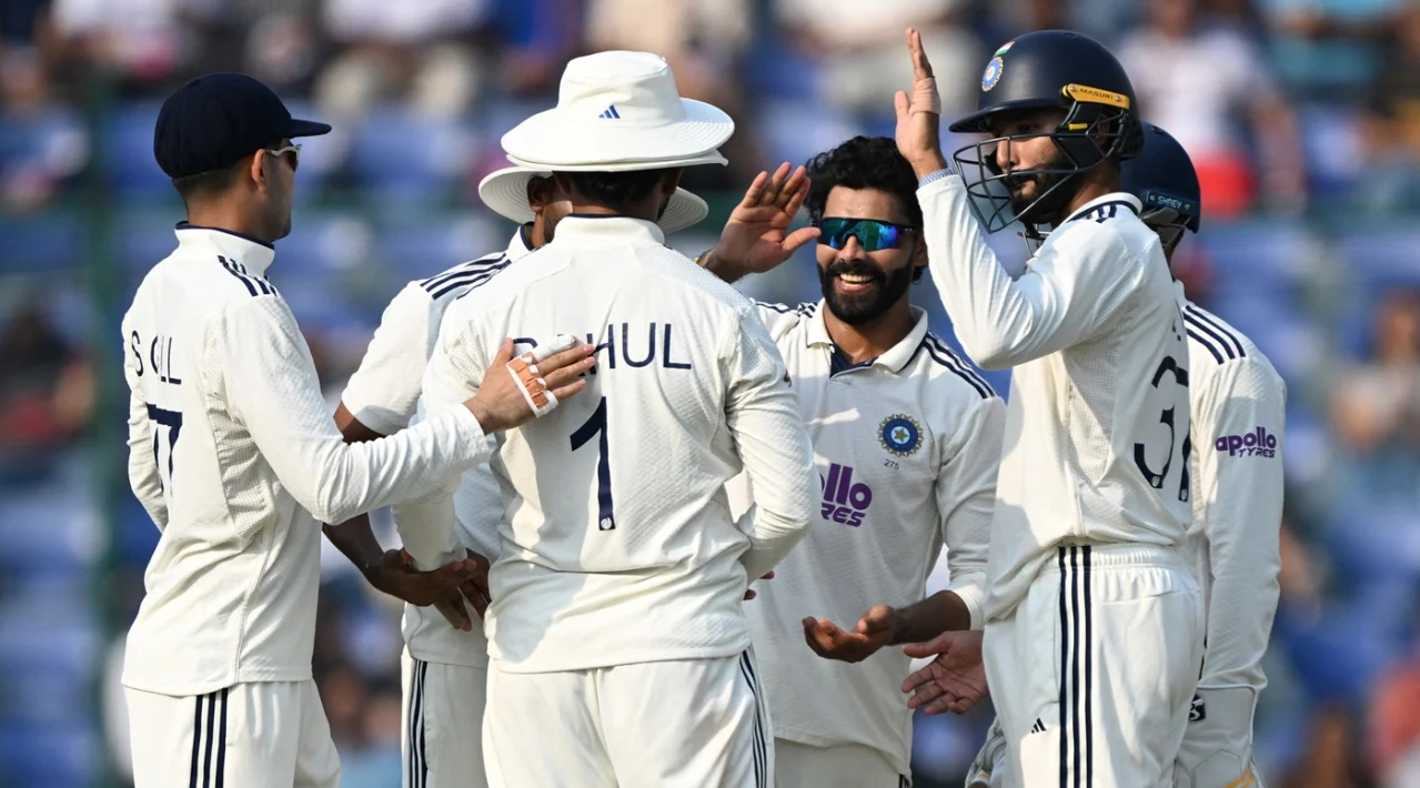 ব্যাটিংয়ের পর বোলিংয়েও দাপট ভারতের