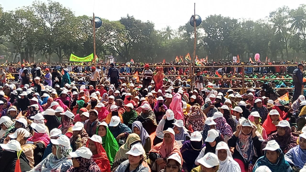 যশোরে কানায় কানায় পূর্ণ তারেক রহমানের জনসভা মাঠ
