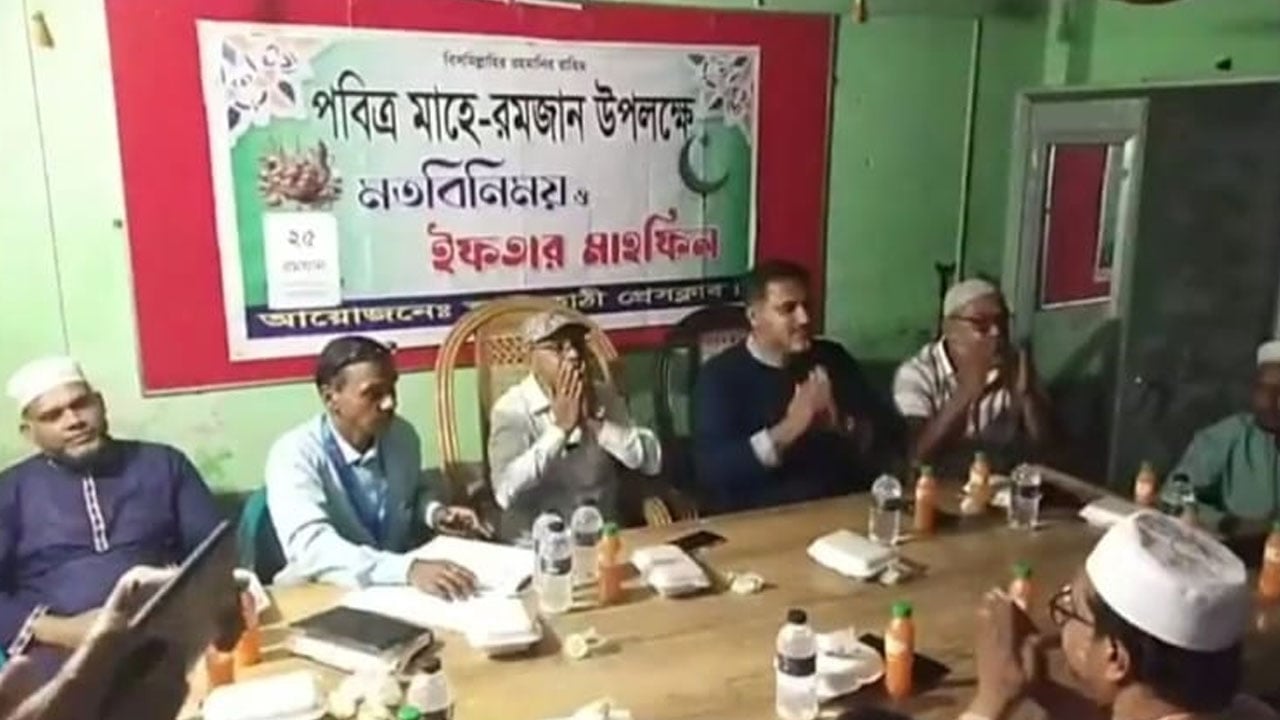 স্বরূপকাঠি প্রেসক্লাবে ইফতার ও দোয়া মাহফিল