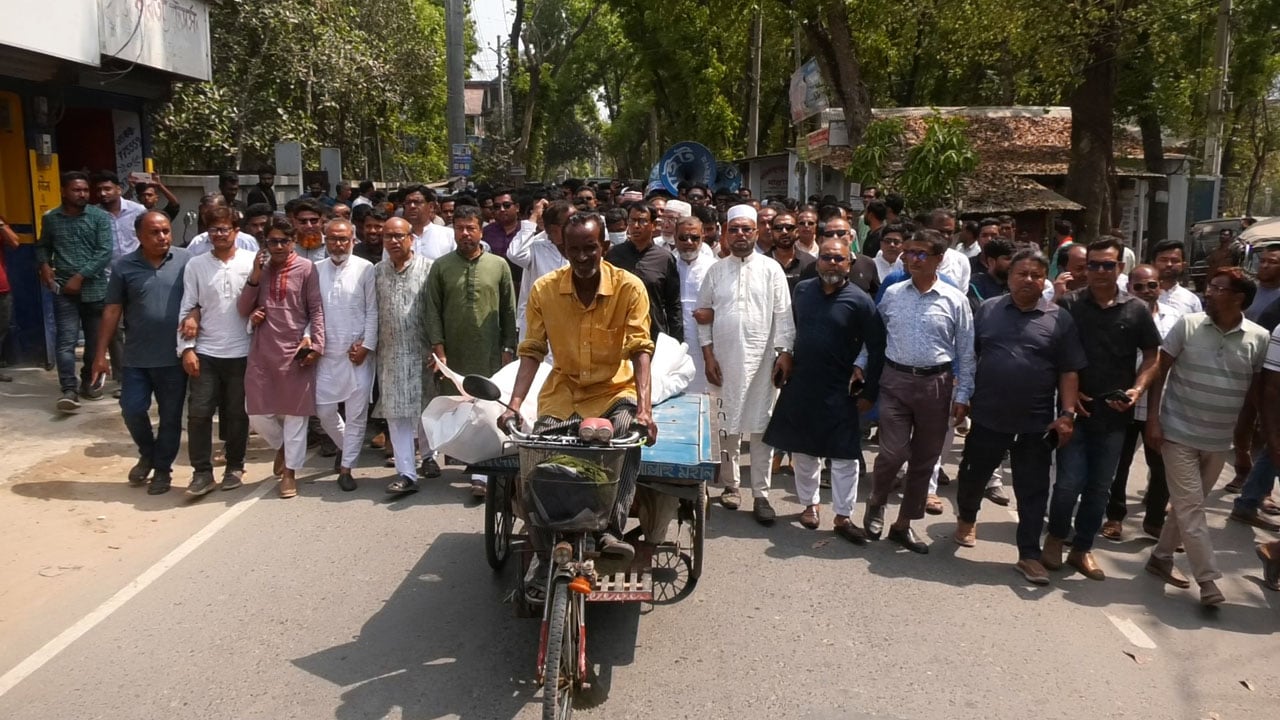 ঝিনাইদহে কৃষকদল নেতার লাশ নিয়ে বিএনপির বিক্ষোভ
