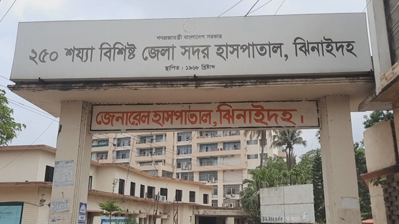 রং করার সময় বিদ্যুৎস্পৃষ্টে মি‌স্ত্রির মৃত্যু