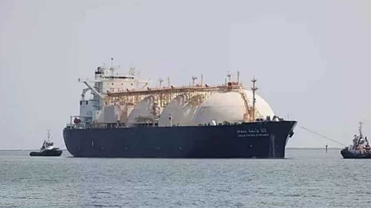 এলএনজি-এলপিজি নিয়ে দেশের পথে আরও ৫ জাহাজ