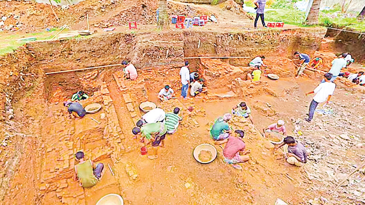 ইকলিম মুবারাকাবাদ ও ঢাকায় মুসলিম সমাজ