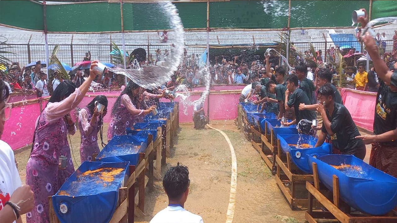রাঙামাটিতে জল উৎসবে শেষ হলো নৃ-গোষ্ঠীর বর্ষবরণ