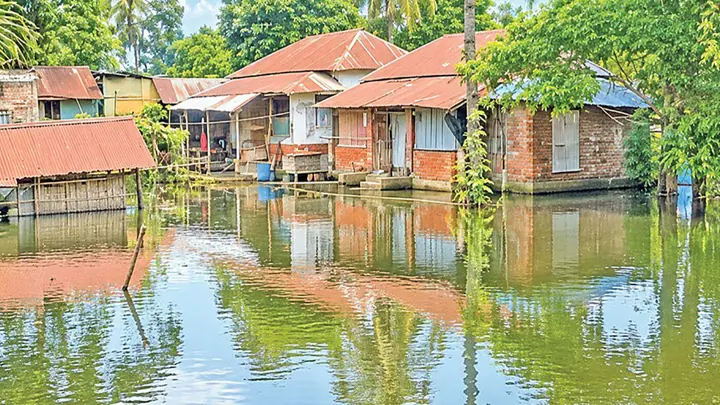 ভবদহে পানিবন্দি মানুষের ভোগান্তি