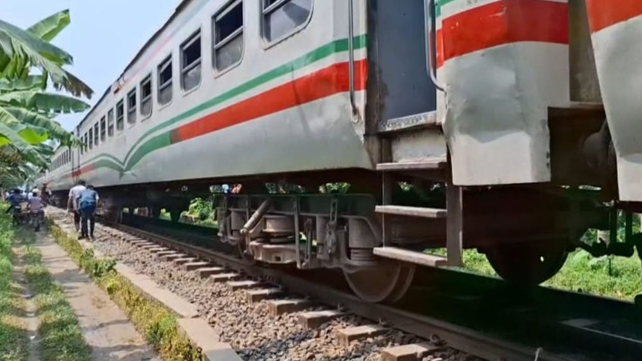তিন ঘণ্টা পর উত্তরাঞ্চলের সঙ্গে সারাদেশের ট্রেন চলাচল স্বাভাবিক 