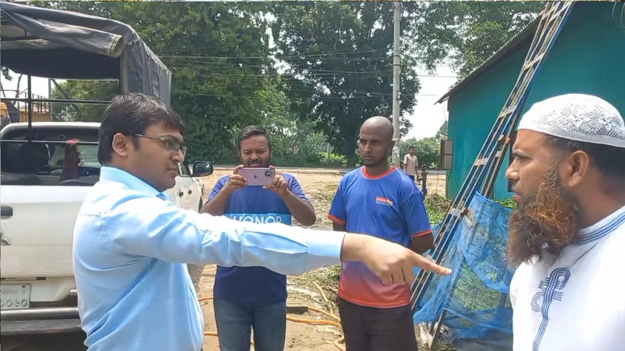 নবীনগরে এলপিজি গ্যাসের গোডাউনে ভ্রাম্যমাণ আদালতের অভিযান