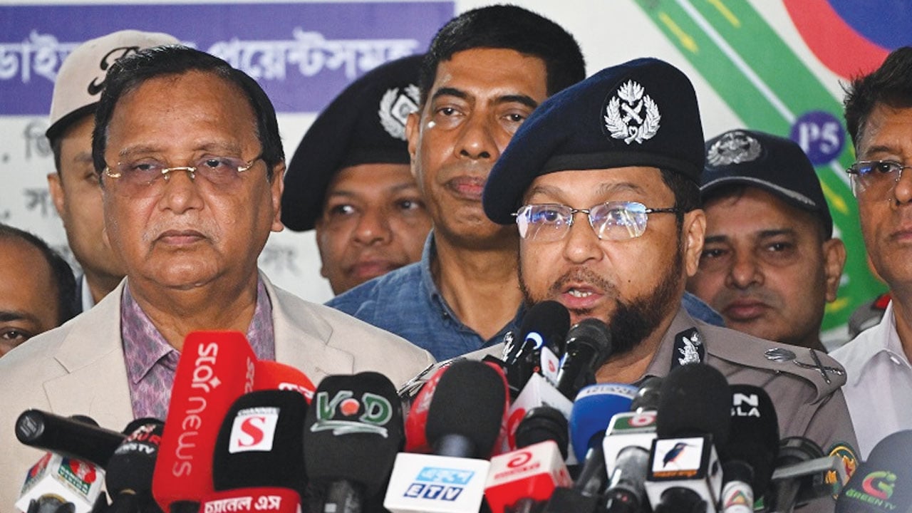 জাতীয় ঈদগাহে ছয় স্তরের নিরাপত্তা, ঢাকায় থাকবে ১৫ হাজার পুলিশ সদস্য