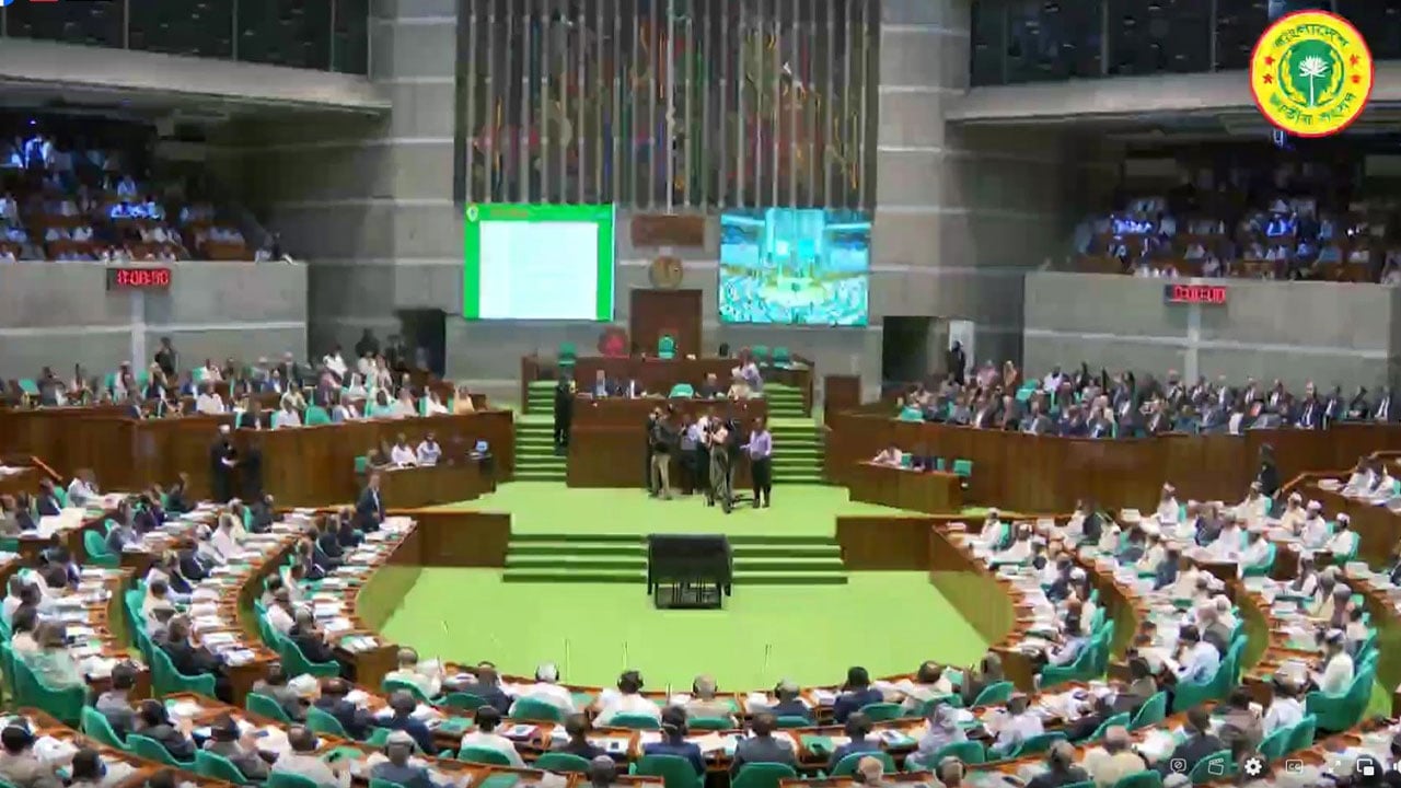 সংসদে মাইক বিভ্রাট, ২০ মিনিটের বিরতির পর পুনরায় অধিবেশন শুরু