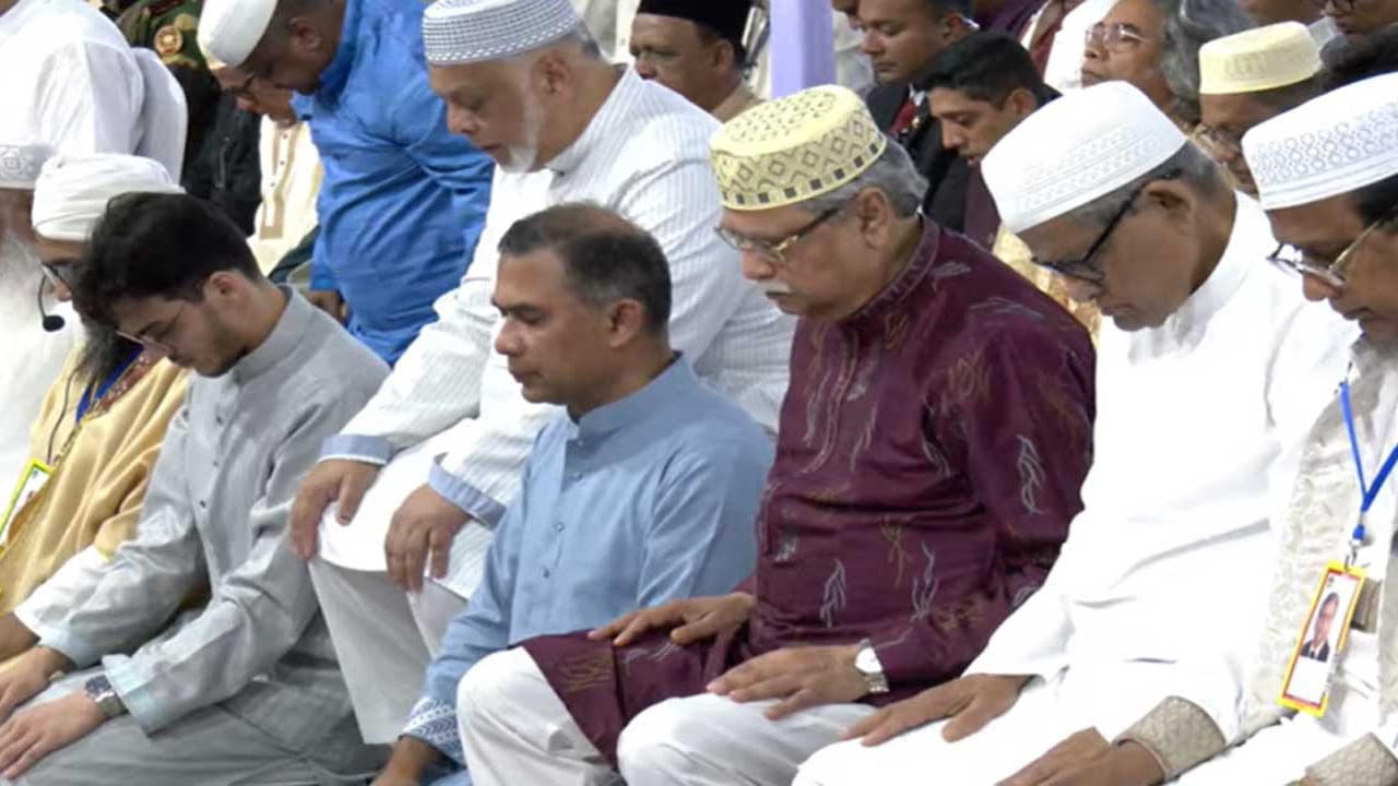 জাতীয় ঈদগাহে রাষ্ট্রপতি-প্রধানমন্ত্রী একসঙ্গে ঈদের নামাজ আদায় করলেন