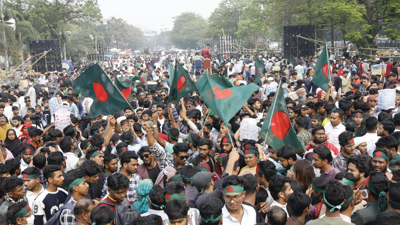 জাতীয় নাগরিক পার্টির আত্মপ্রকাশ বিকালে, দলে দলে আসছে মিছিল