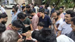 জবিতে গরু ভোজ ঘিরে উৎসবমুখর পরিবেশ, শিক্ষার্থীদের সরব উপস্থিতি