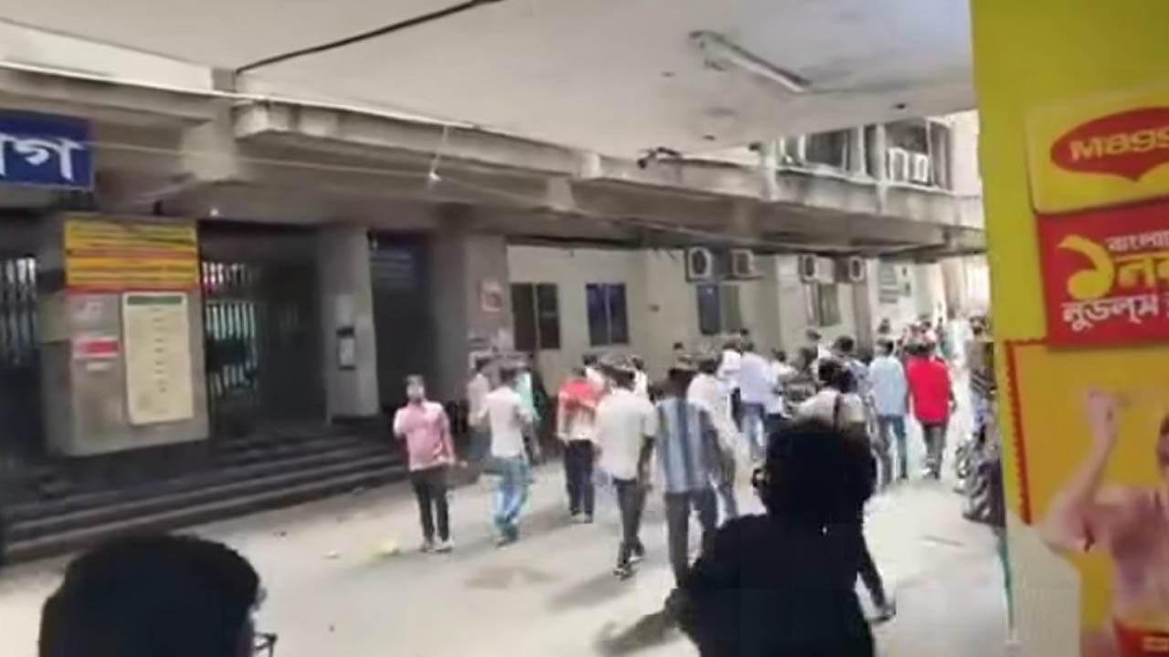 জবিতে সংঘর্ষের জেরে ন্যাশনাল মেডিকেলেও ছাত্রদল-শিবির পাল্টাপাল্টি ধাওয়া