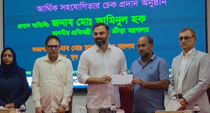 ক্যান্সার আক্রান্ত ক্রিকেটার মেহেদী হাসান হৃদয়ের পাশে যুব ও ক্রীড়া মন্ত্রণালয়