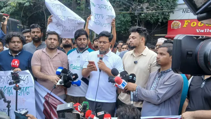 সরকার কর্মসংস্থানের কথা বলে ১ কোটি চাঁদাবাজ তৈরি করেছে
