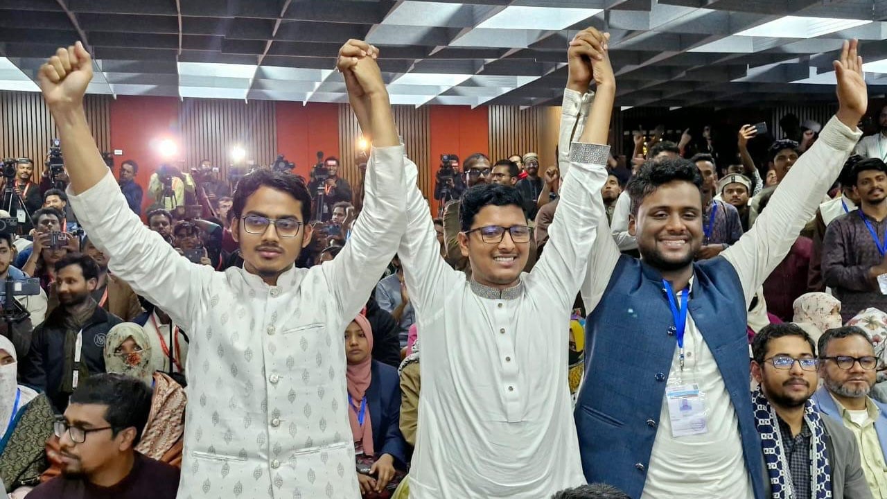 জকসুতে ভিপি-জিএস-এজিএসসহ ১৬টি পদে ছাত্রশিবিরের বিজয়