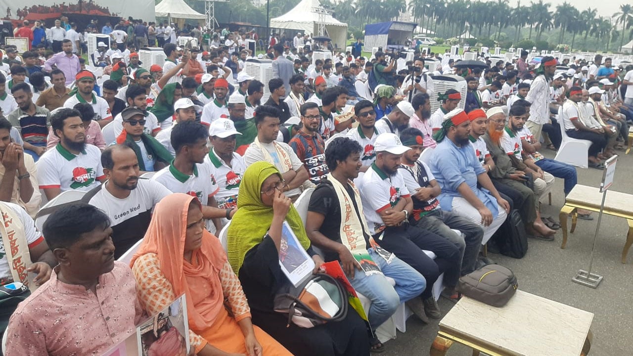 সনদ স্বাক্ষরের ভেন্যু আহত জুলাইযোদ্ধার নামে দখল