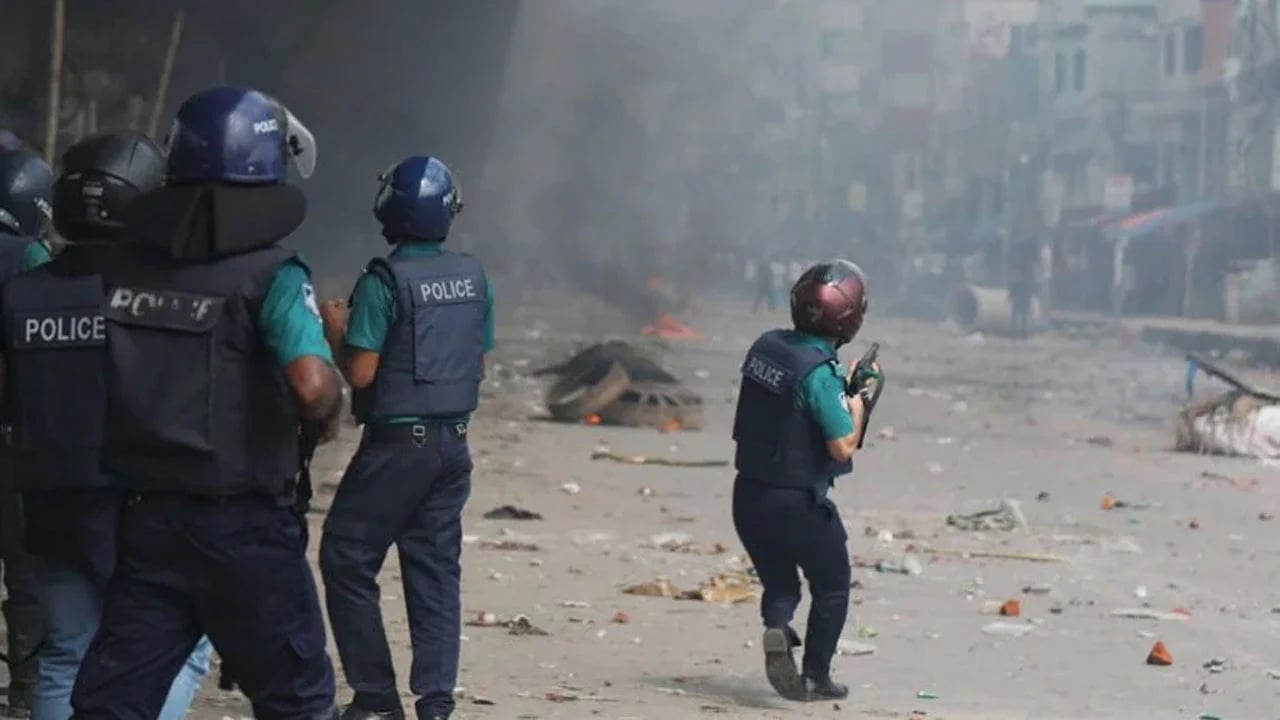 কারফিউ, ভয় ও দ্রোহের শহর
