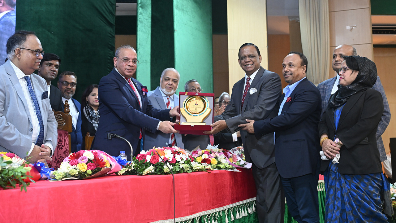প্রধান বিচারপতিকে সংবর্ধনা দিল সুপ্রিম কোর্ট আইনজীবী সমিতি
