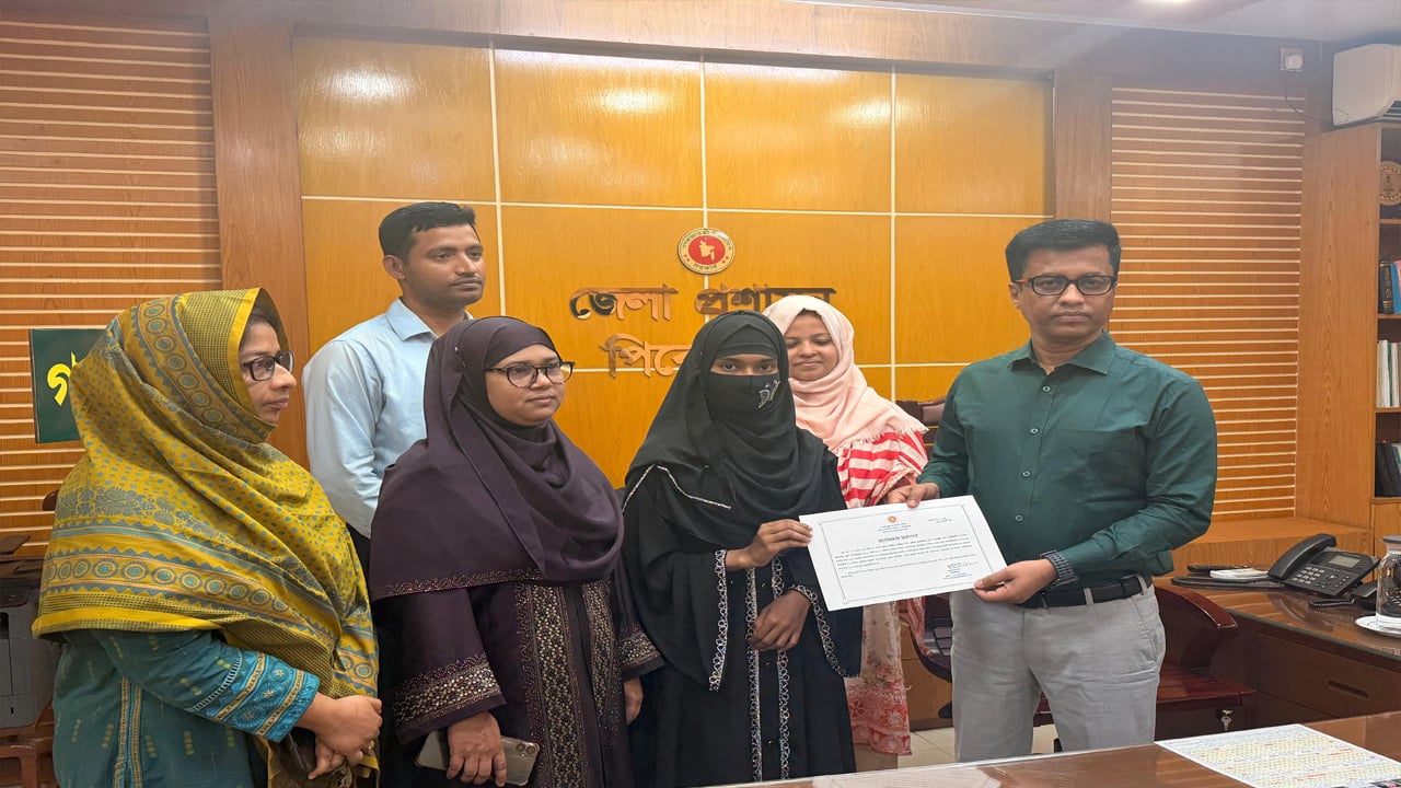 সেই শিক্ষার্থী তহমিনা পেলো “কন্যা সাহসিকা” সম্মাননা