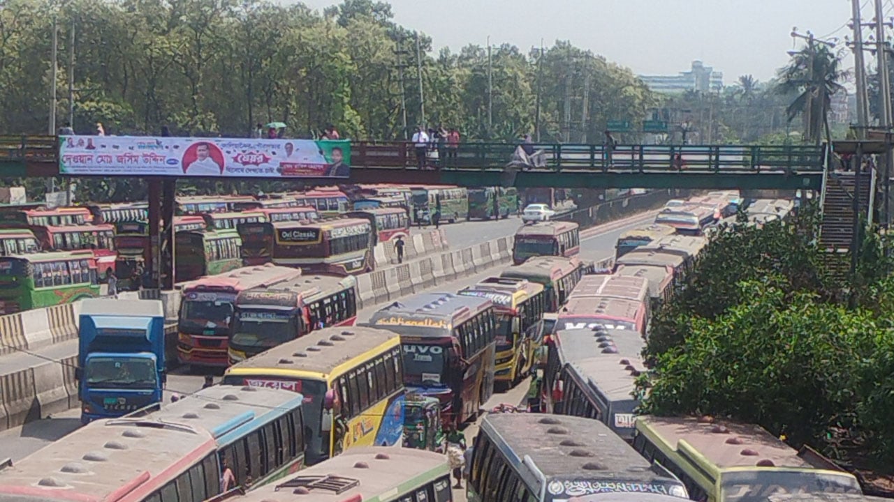 ঢাকা-টাঙ্গাইল মহাসড়কে থেমে থেমে চলছে যানবাহন