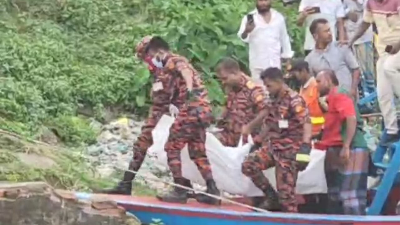নৌকাডুবিতে নিখোঁজ তিনজনের লাশ উদ্ধার