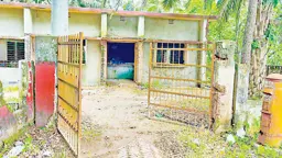 ঠিকাদার পালিয়ে যাওয়ায় দুবছর ধরে কাজ বন্ধ
