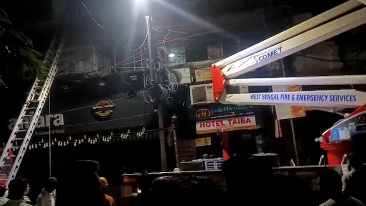 কলকাতার একটি হোটেলে আগুন, ৯ বাংলাদেশির মৃত্যু