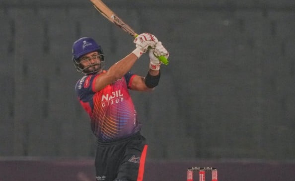 দুই কিউই ক্রিকেটারে রাজশাহীর লড়াকু পুঁজি